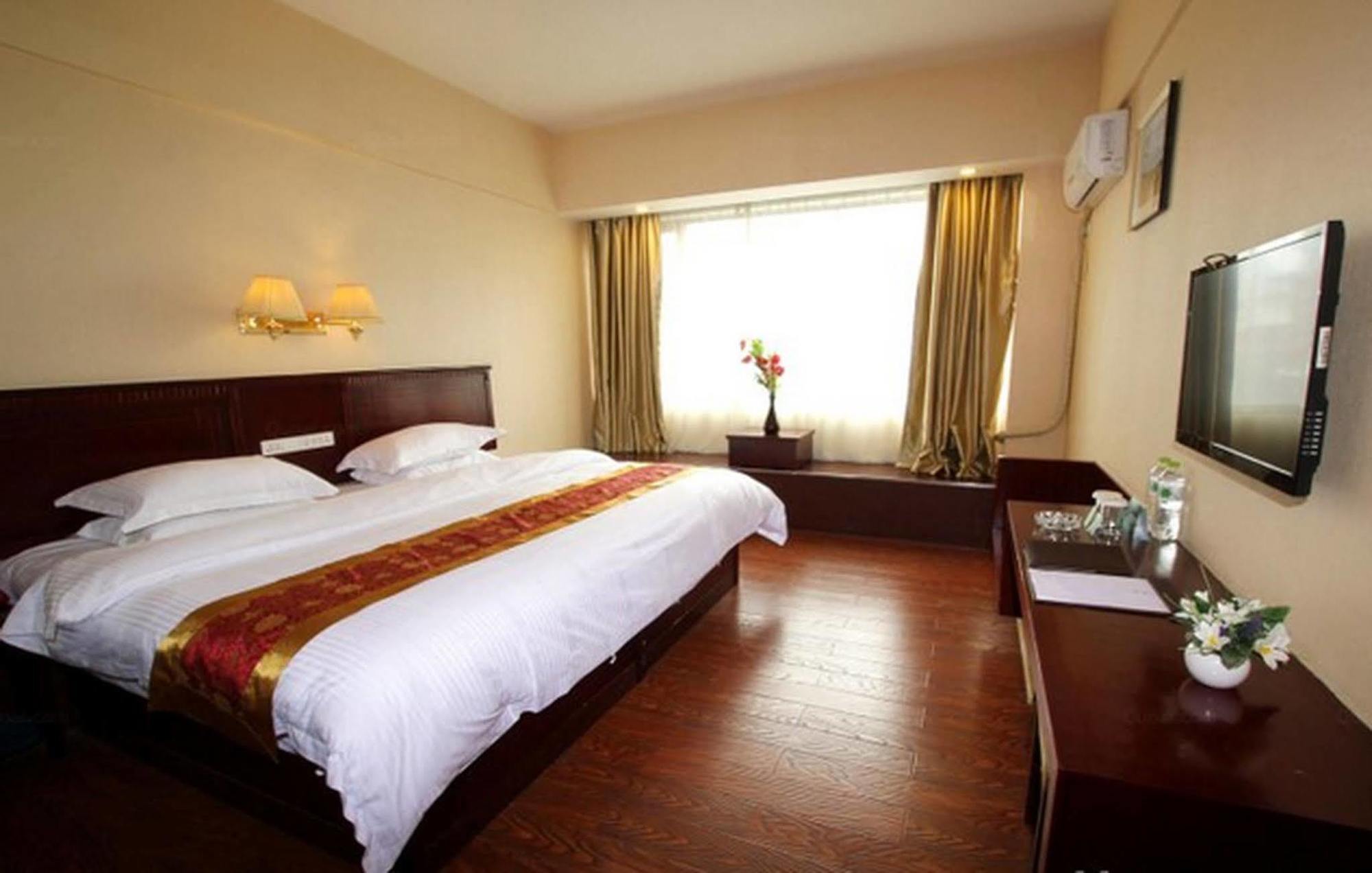 Greentree Inn Guangxi Guilin Lingui Jinshan Square Jinshui Road Express Hotel Bagian luar foto